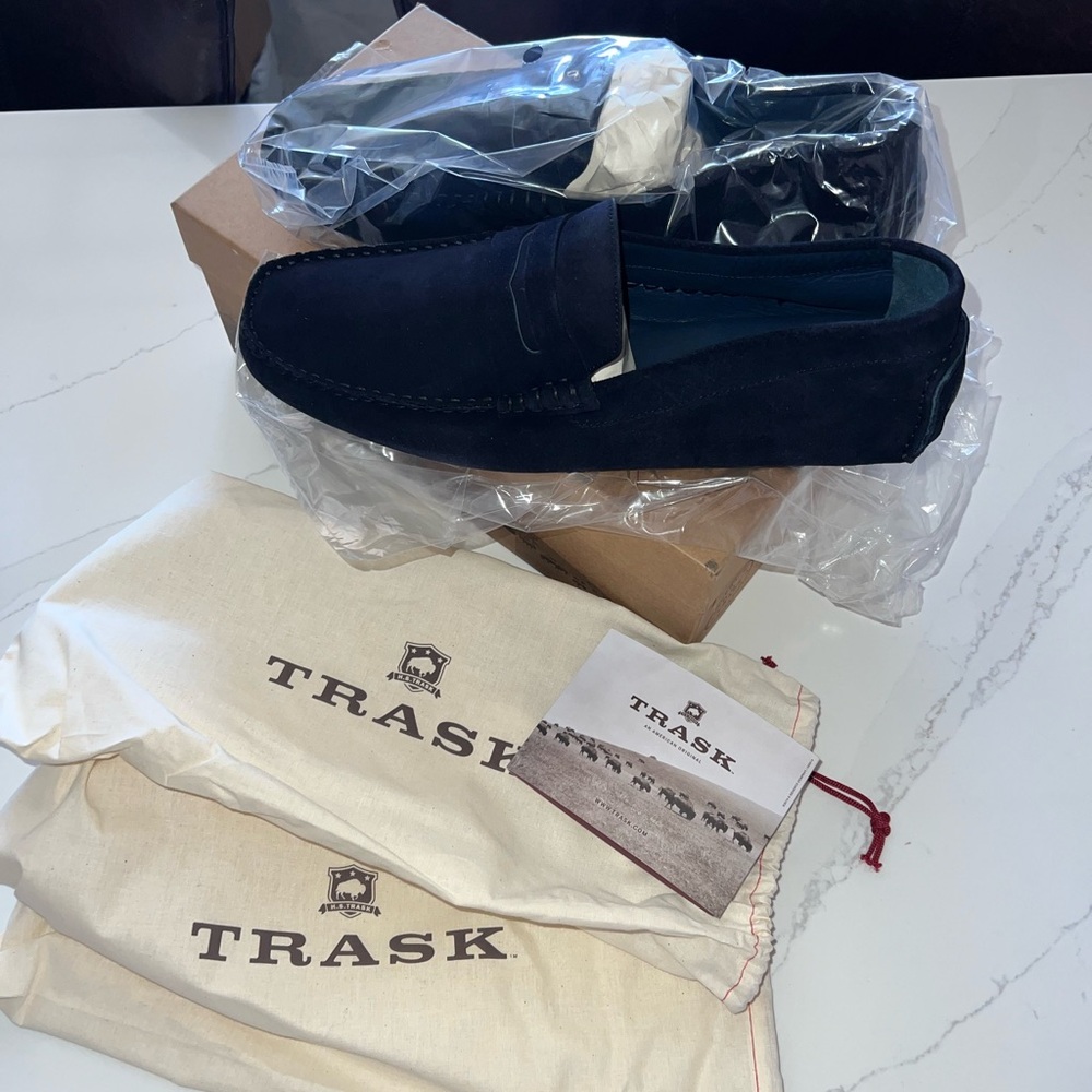 Trask Rowan Navy Italian Suede Drivers (size 13)